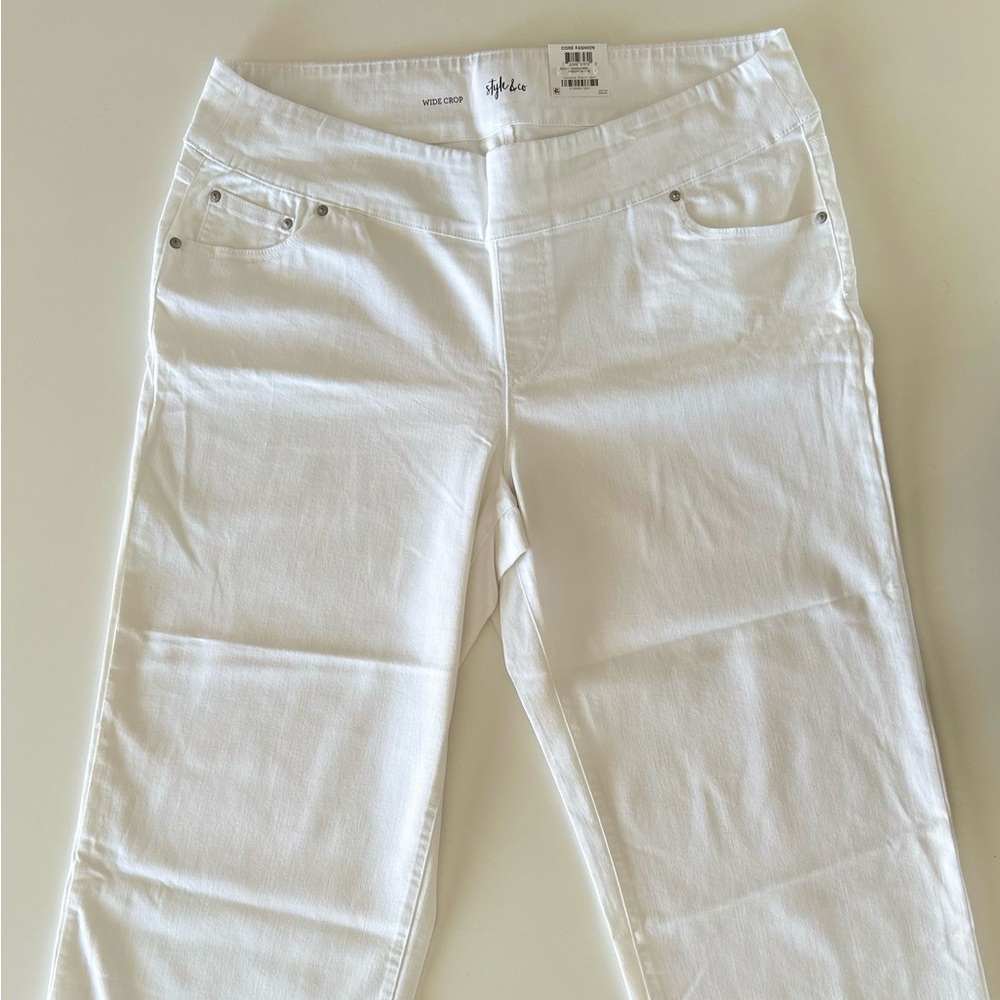 NWT - Style & Co. Women's Plus Bright White Wide Crop Leg Pull On Jeans Size 20W
